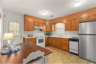 143 Jenny Lane, Pilot Mountain, NC 27041 - Photo 8