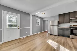 105 W Lakefield Dr, Greensboro, NC 27406 - Photo 18