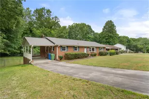 115 Vista Way Dr, Kernersville, NC 27284 - Photo 2