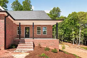 975 Chamberlin Dr, Asheboro, NC 27205 - Photo 2