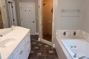 4386 Ashton Oaks Ct, High Point, NC 27265 - Photo 18
