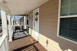 928 E Davis St, Burlington, NC 27217 - Photo 14