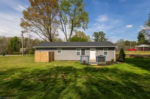 108 Sparrow Rd, Eden, NC 27288 - Photo 32