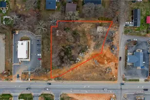 117 E Maple St, Yadkinville, NC 27055 - Photo 2
