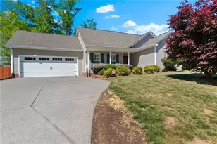 1796 Pebble Run Ln, Clemmons, NC 27012 - Photo 4