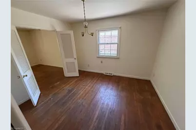 323 Largo Drive, Greensboro, NC 27406 - Photo 6