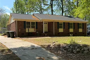 323 Largo Dr, Greensboro, NC 27406 - Photo 2