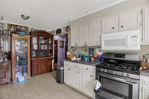 4100 Olympia Dr, Greensboro, NC 27406 - Photo 12