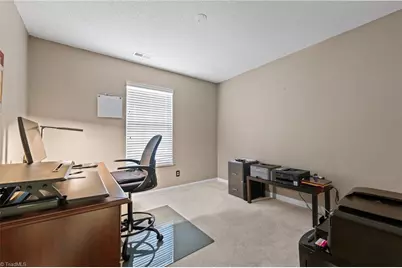 2912 Desmond Woods Drive, Greensboro, NC 27405 - Photo 10