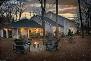 402 Parkmont Dr, Greensboro, NC 27408 - Photo 2