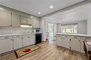 323 Shannon Dr, Eden, NC 27288 - Photo 10