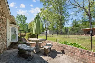 323 Shannon Dr, Eden, NC 27288 - Photo 36