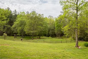 611 Briar Creek Dr, North Wilkesboro, NC 28659 - Photo 36