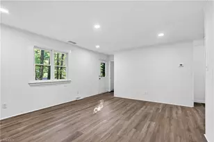 2913 Marthas Pl, Greensboro, NC 27408 - Photo 18