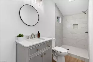 2913 Marthas Pl, Greensboro, NC 27408 - Photo 40