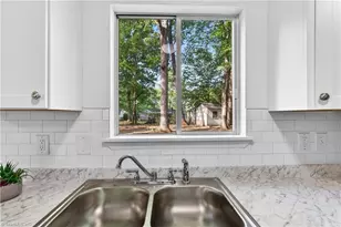 2913 Marthas Pl, Greensboro, NC 27408 - Photo 32