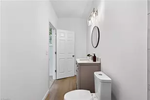 2913 Marthas Pl, Greensboro, NC 27408 - Photo 42