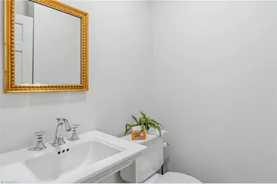 306 Meadowbrook Terrace, Greensboro, NC 27408 - Photo 32