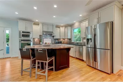 3905 Friendly Avenue, Greensboro, NC 27410 - Photo 6