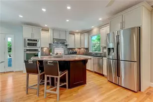 3905 Friendly Ave, Greensboro, NC 27410 - Photo 6