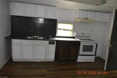 939 Galloway Street, Eden, NC 27288 - Photo 6