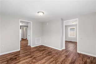 110 Raleigh St, Greensboro, NC 27401 - Photo 8