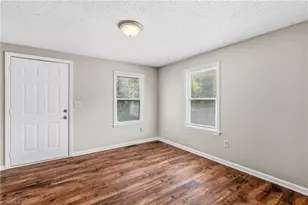 112 S Raleigh St, Greensboro, NC 27401 - Photo 6