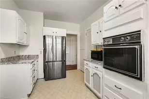 221 Spring St, Thomasville, NC 27360 - Photo 10