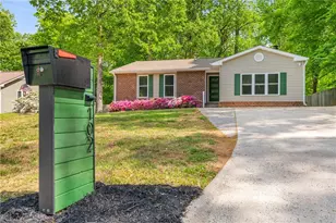102 Cornwallis Dr, Mebane, NC 27302 - Photo 2