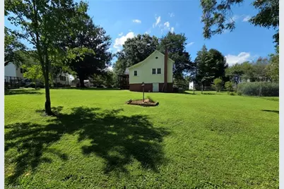 206 Village Avenue, Randleman, NC 27317 - Photo 22