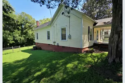 206 Village Avenue, Randleman, NC 27317 - Photo 20