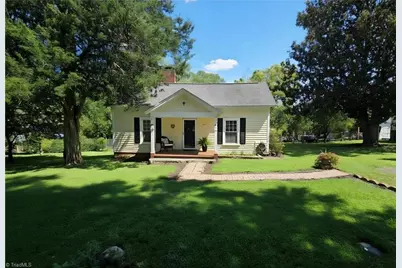 206 Village Avenue, Randleman, NC 27317 - Photo 1