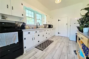 206 Village Ave, Randleman, NC 27317 - Photo 12