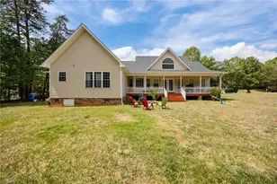1210 Foxhaven Dr, Greensboro, NC 27455 - Photo 28