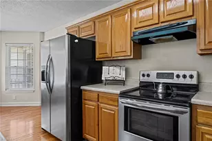 1210 Foxhaven Dr, Greensboro, NC 27455 - Photo 12