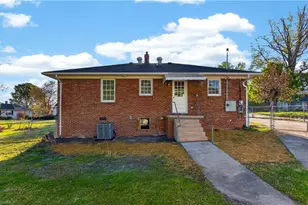 1307 Fairview St, Greensboro, NC 27405 - Photo 20