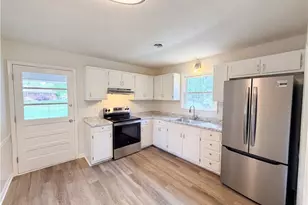 2440 Londonderry Rd, Kernersville, NC 27284 - Photo 6