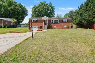 509 Greentree Dr, Greensboro, NC 27410 - Photo 4