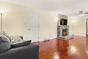 509 Greentree Dr, Greensboro, NC 27410 - Photo 6