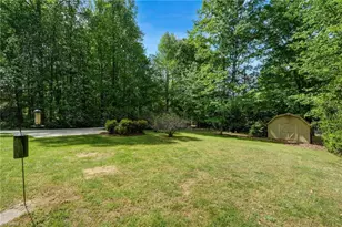 901 Country Club Dr, Reidsville, NC 27320 - Photo 8