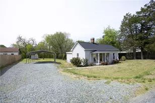 3046 Cherokee Dr, Elon, NC 27244 - Photo 2