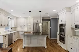3105 St Regis Rd, Greensboro, NC 27408 - Photo 10