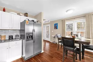 9 Compton Ct, Greensboro, NC 27407 - Photo 8