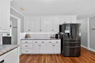 504 N Greenbriar St, Liberty, NC 27298 - Photo 16