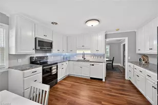 504 N Greenbriar St, Liberty, NC 27298 - Photo 12
