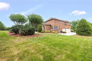 2511 Hillsdale Forest Ct, Summerfield, NC 27358 - Photo 40