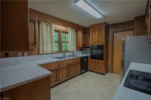 166 Larkspur Ln, Lexington, NC 27292 - Photo 12