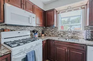816 Cornwallis Dr, Burlington, NC 27215 - Photo 14