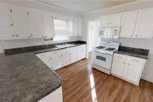 108 Wilson St, Yadkinville, NC 27055 - Photo 2