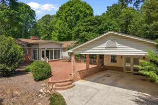 4200 Driftwood Rd, Greensboro, NC 27455 - Photo 4